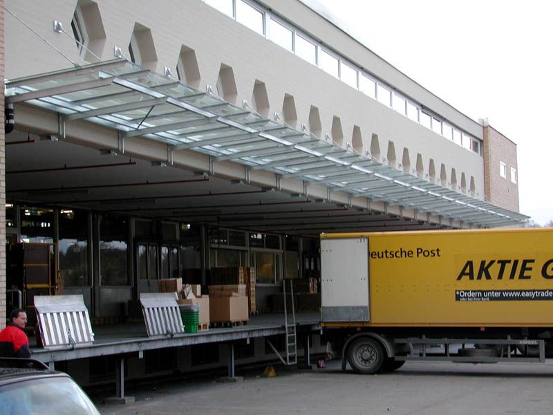 Friz Metallbau AG in Fellbach-Schmiden - Überdachungen