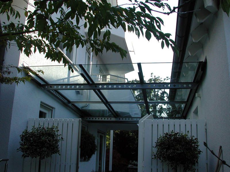 Friz Metallbau AG in Fellbach-Schmiden - Überdachungen